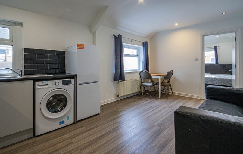 Richmond Road, Plasnewydd, Cardiff - Image 1